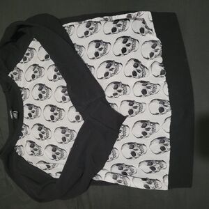Black and White Skull Print Sweatshirt
